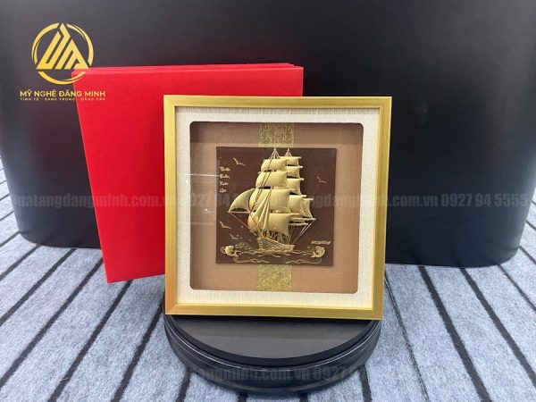 Tranh Thuận buồm xuôi gió dát vàng 24k 30x30cm