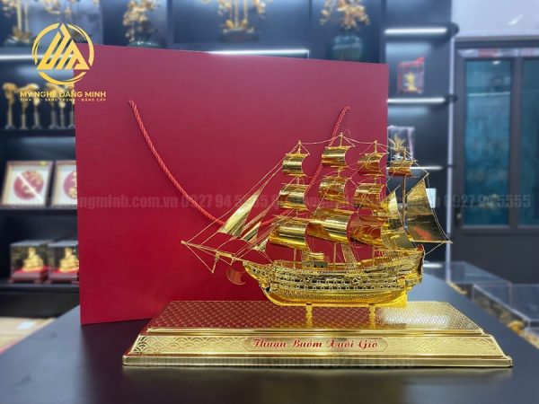 Mô Hình Thuyền Buồm Mạ Vàng 24k